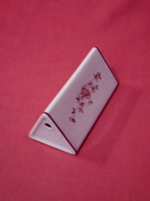 Paliteiro Triangular em porcelana da Electro-Cerâmica do Candal