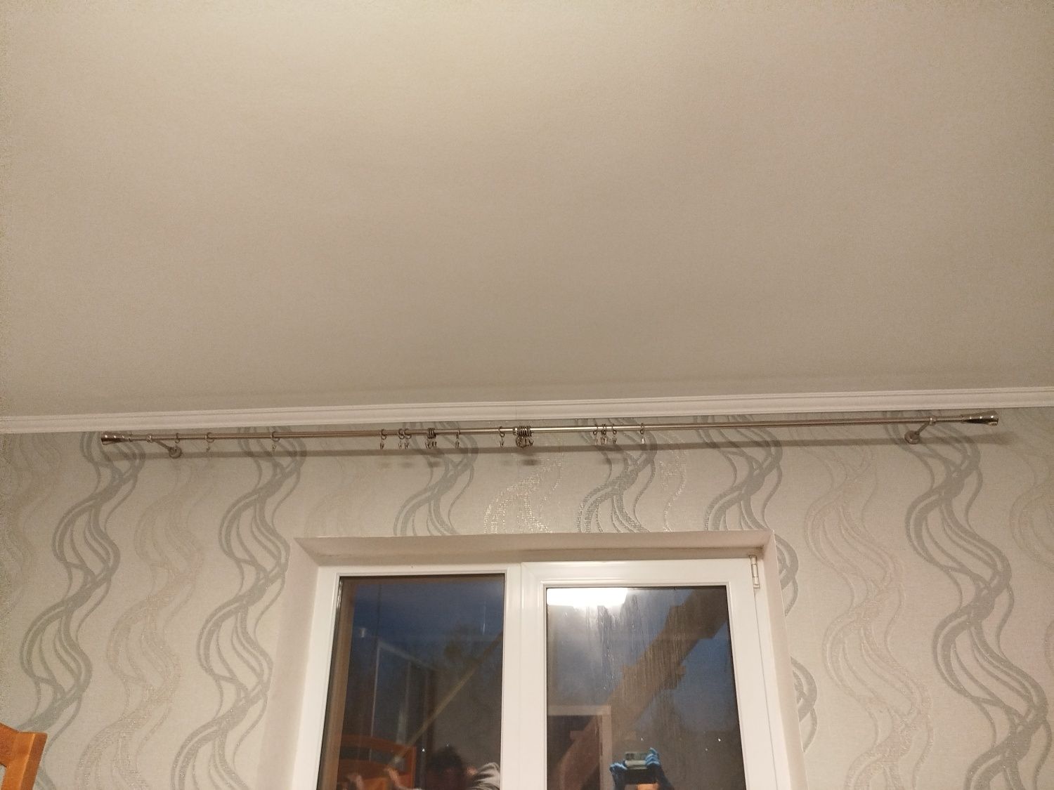 Карниз металевий