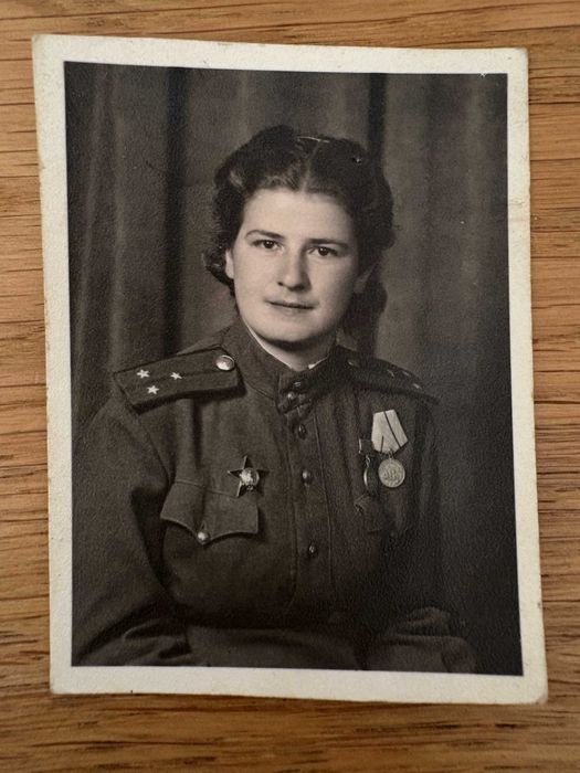 Zdjęcie oficerki Armii Czerwonej, Niny Gud  (1796).