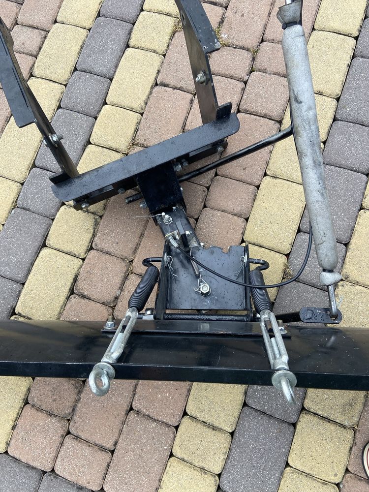 Pług do śniegu do traktorka kosiarki McCulloch Husqvarna