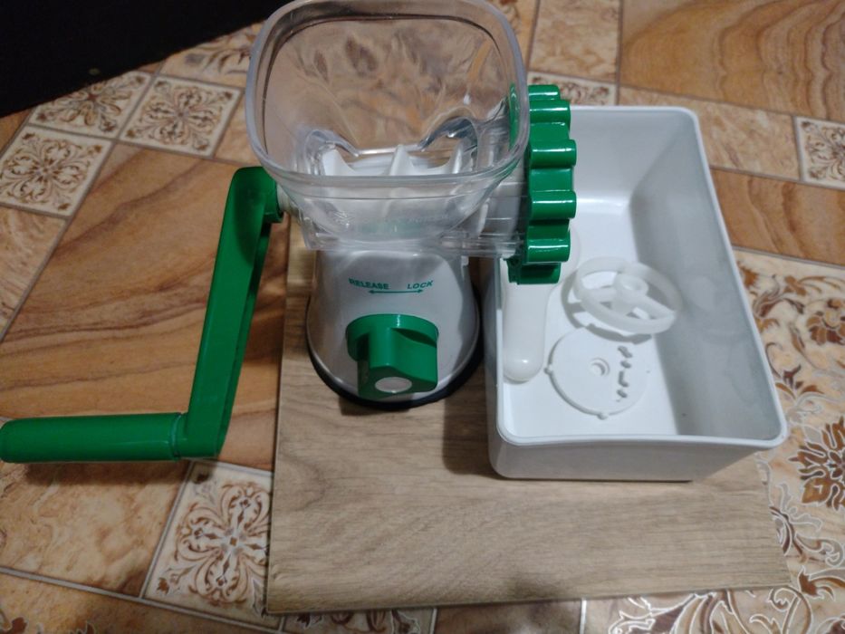 Мясорубка ручная