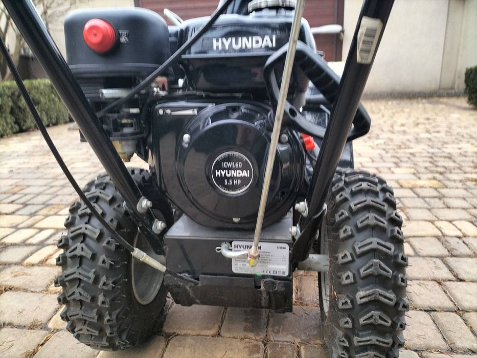 Снігоприбирач бензиновий Hyundai S 5556