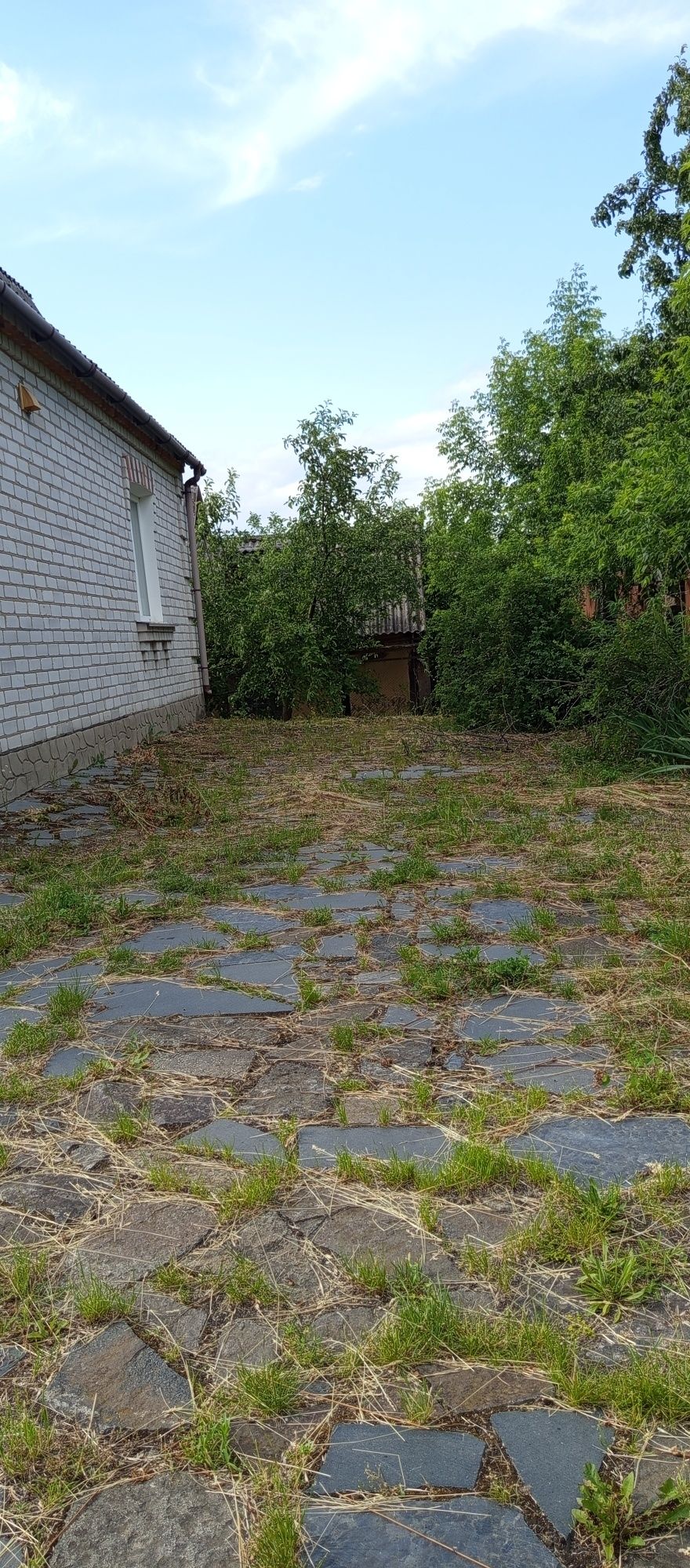 Продається новий чудовий будинок в передмісті  , котеджного типу