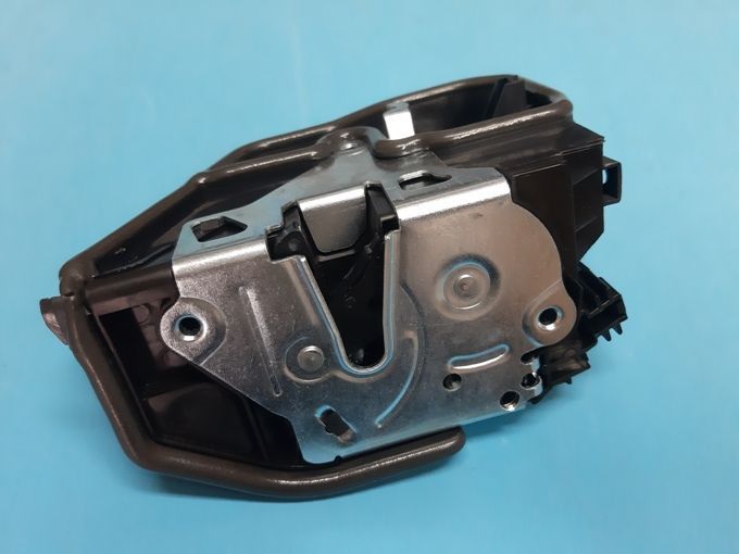 Fecho fechadura porta Bmw Série 3  E90 E91  de 2005-2012  NOVO