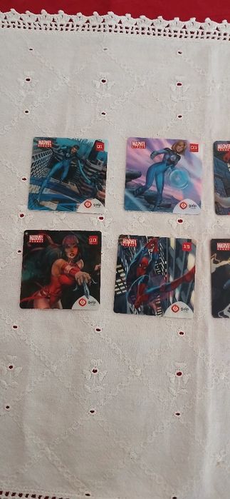 Cromos holográficos da Marvel