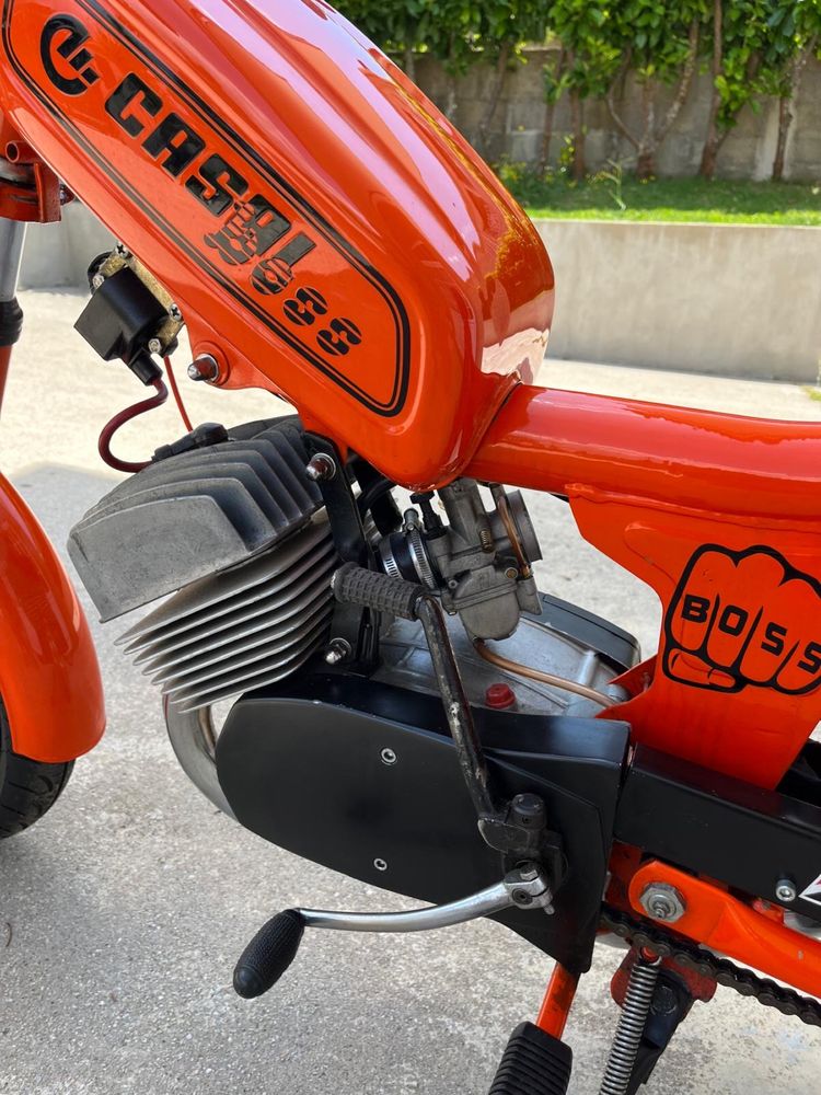 Casal Boss nova com motor novo Zumdap5 e leva o motor original extra .