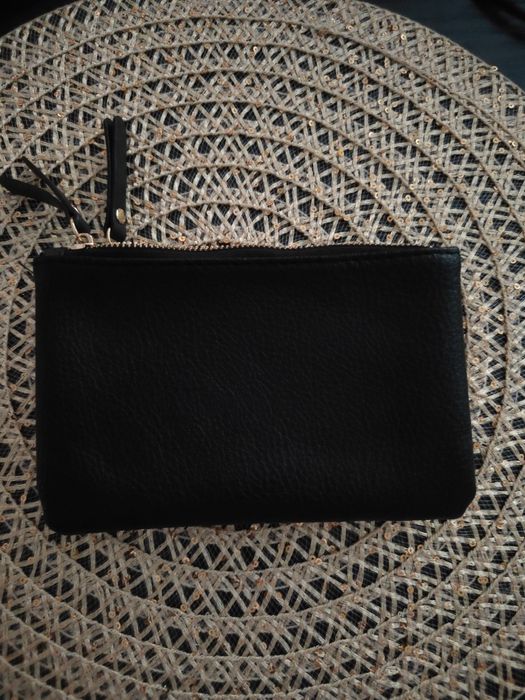 Portfelik na dwóch zamkach