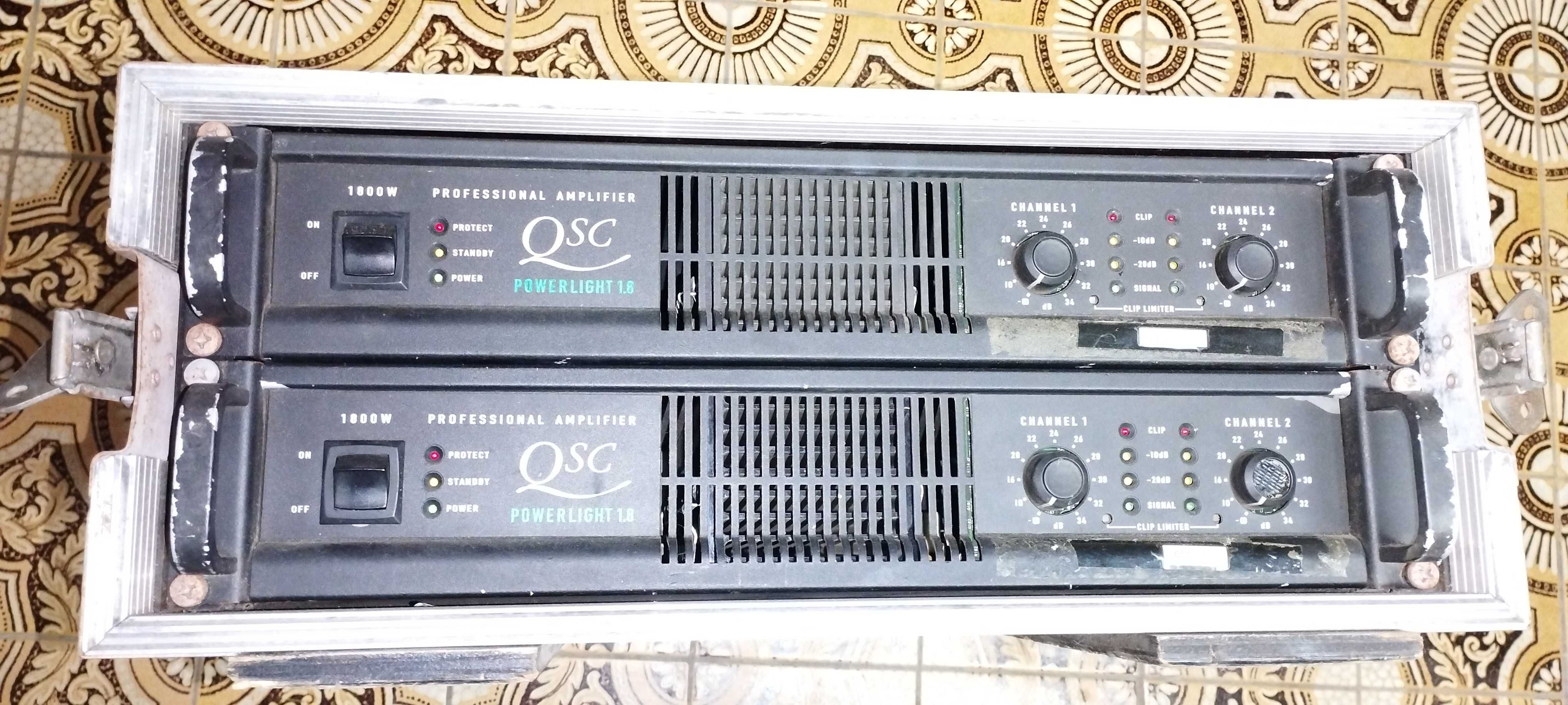 Amplificadores QSC Powerlight 1.8 (com rack e painel ligações)