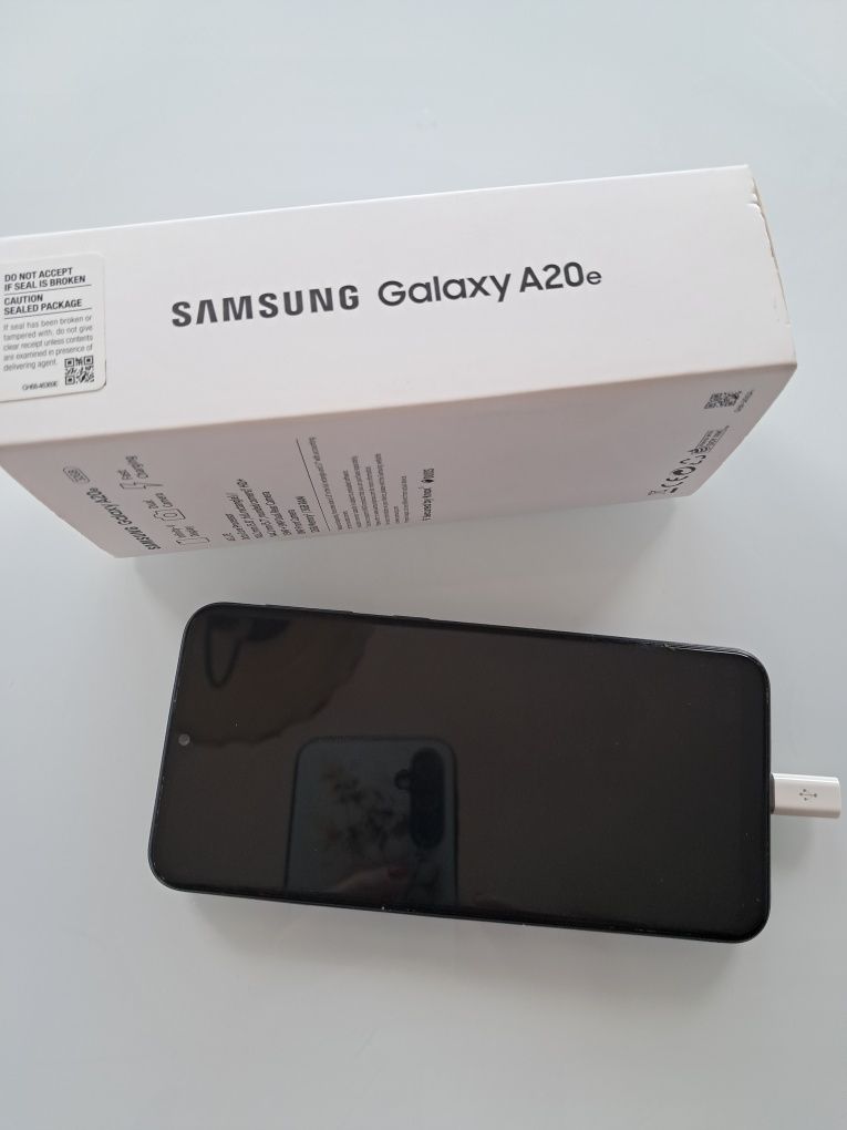 Telefon komórkowy Samsung A20