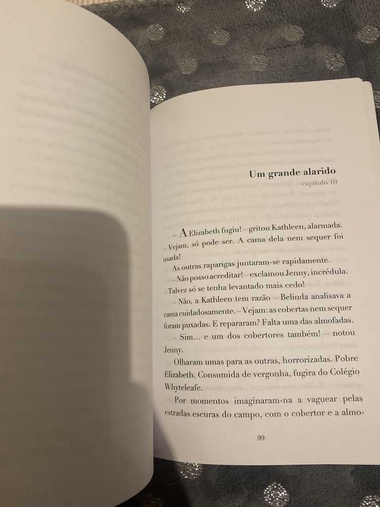 Livro “és a maior, rapariga rebelde”