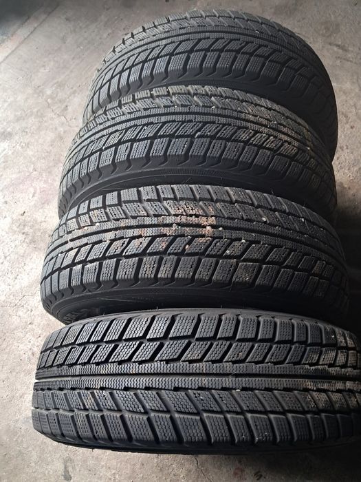 Продам зимову ризину 175/65/R14