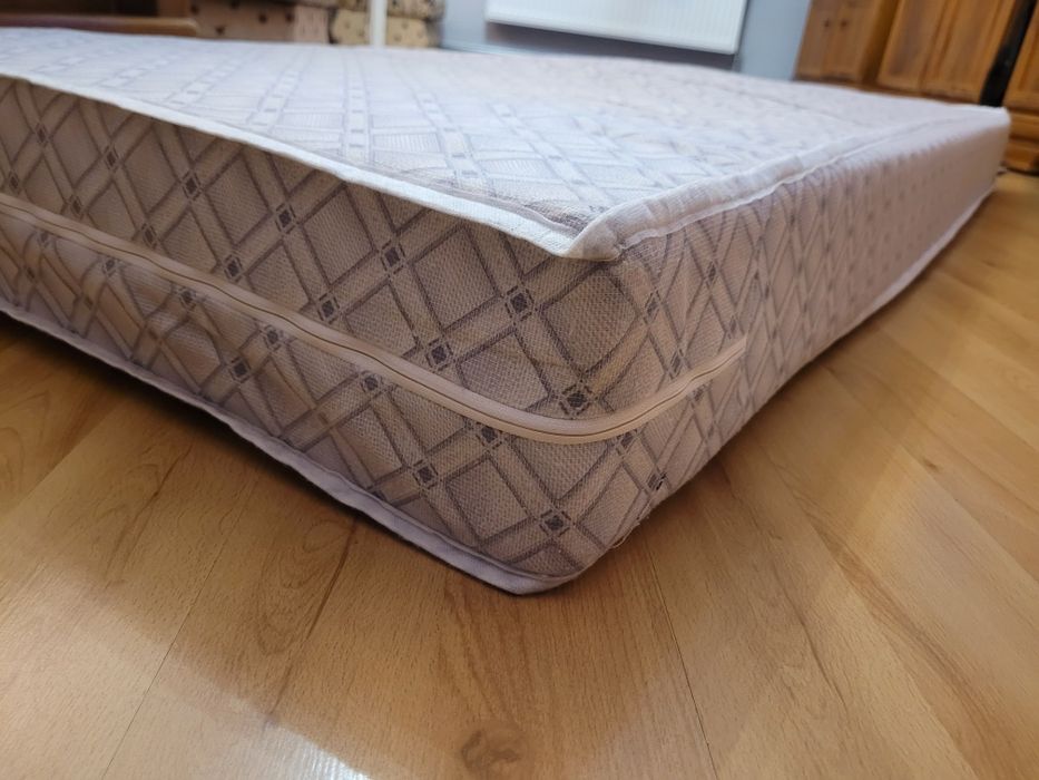 Materac sprężynowy