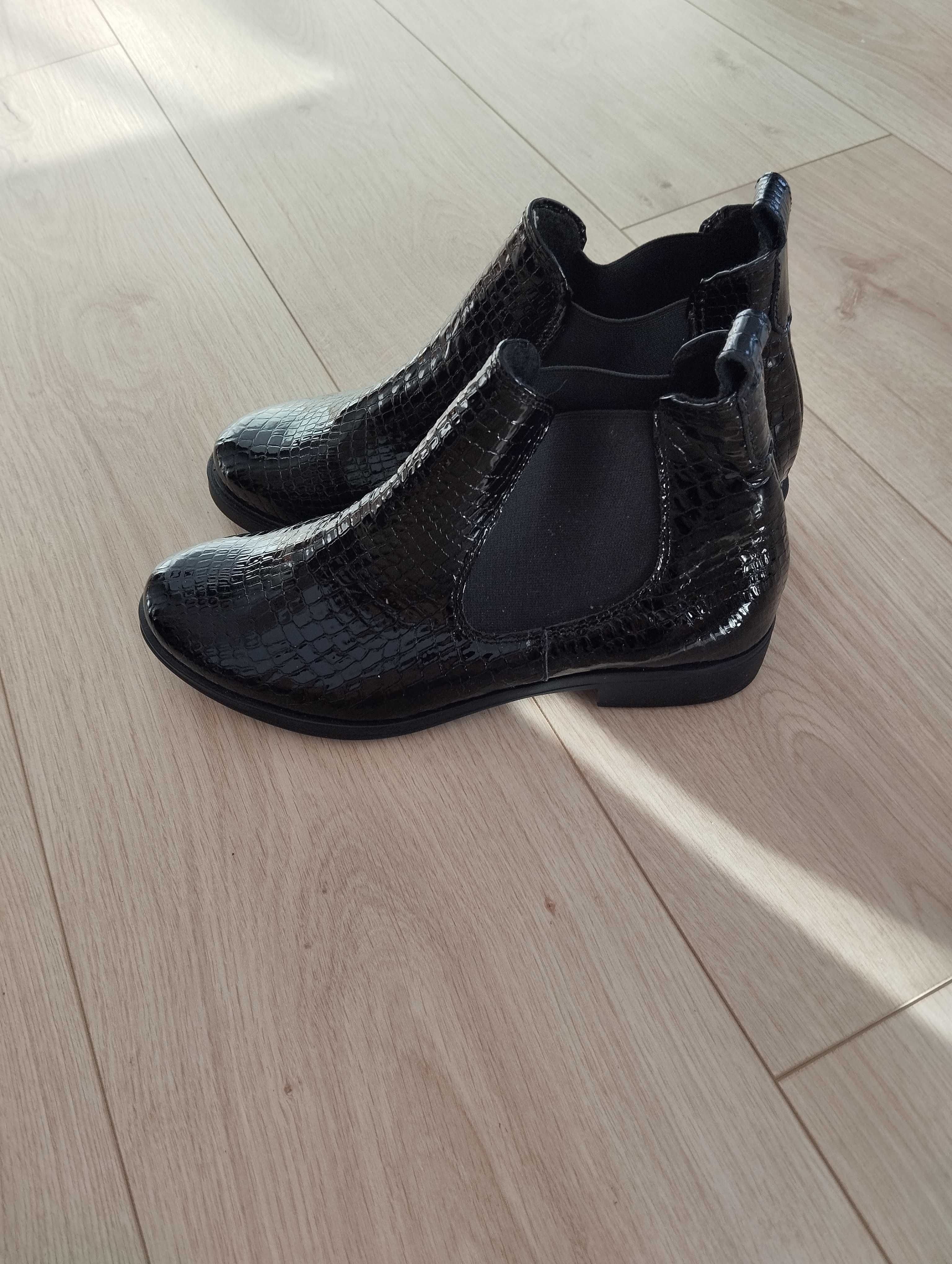 Nowe skórzane botki damskie / R-37 /