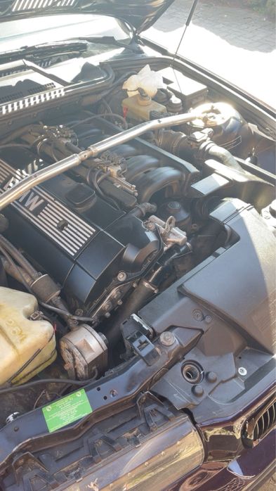 Słupek kompletny M52B28 225km 1Vanos