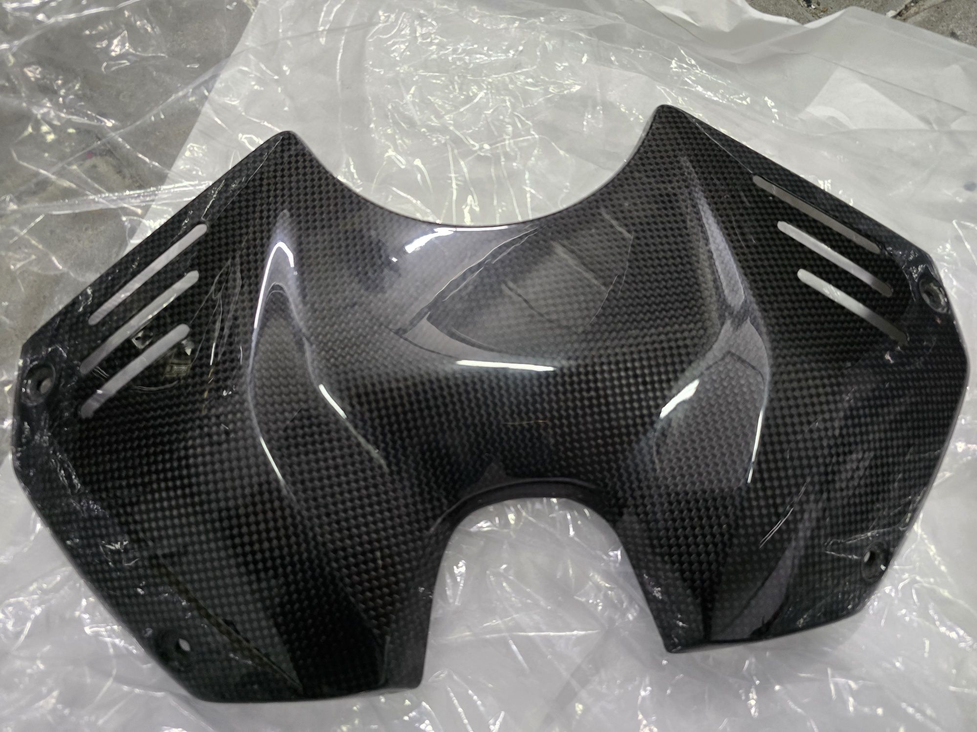 Ducati Panigale v4 Carbon Tank Pad, owiewka akumulatora, owiewka baku