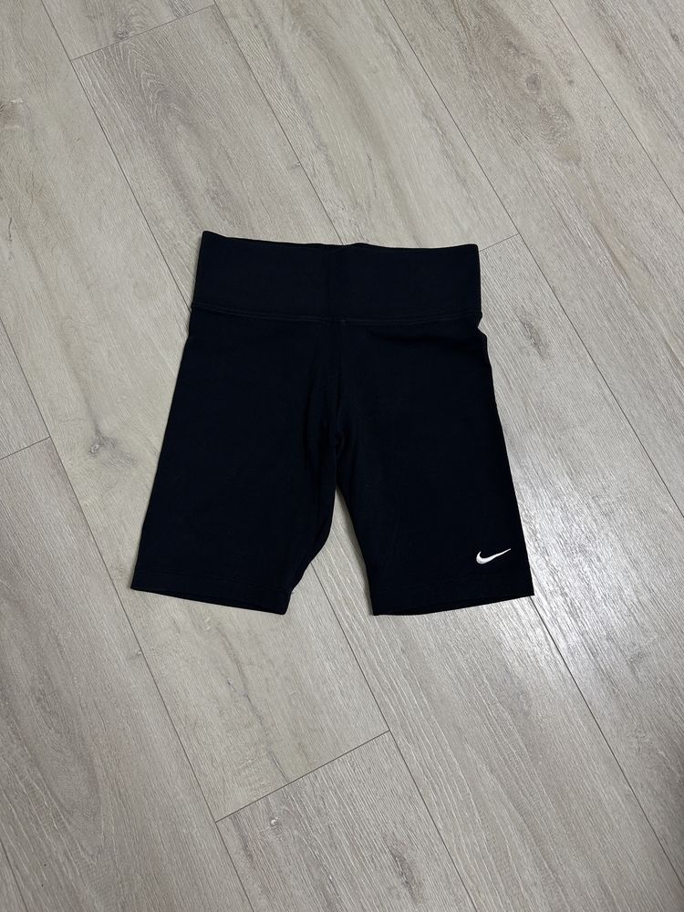 Жіночі велосипедки Nike
