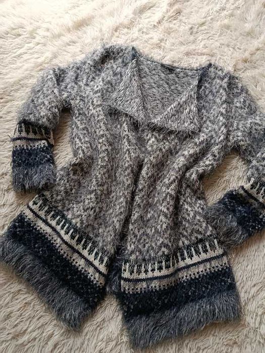 Włoska narzutka / bolerko damskie Yessica, włochata, rozmiar S,