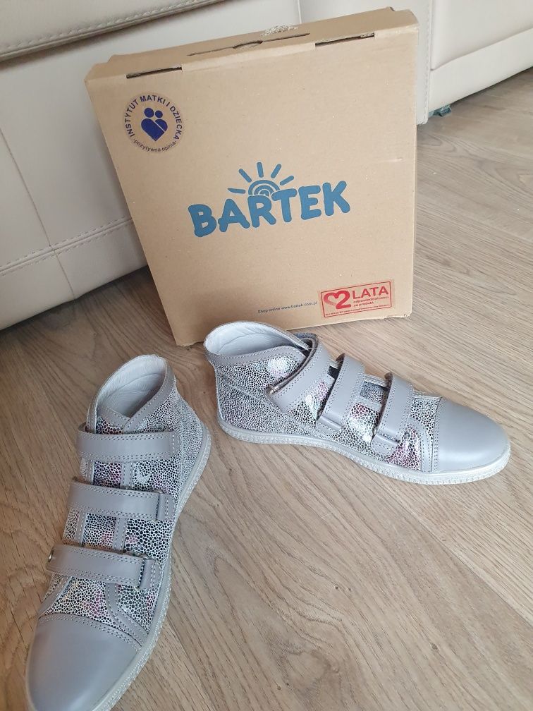 Skórzane buty sneakersy dziewczęce damskie Bartek  szare 37 23,5cm NOW