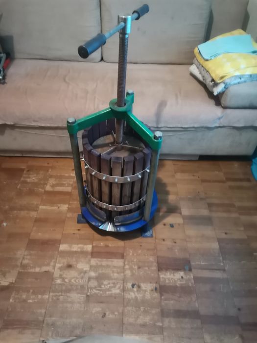 Ручной пресс для винограда