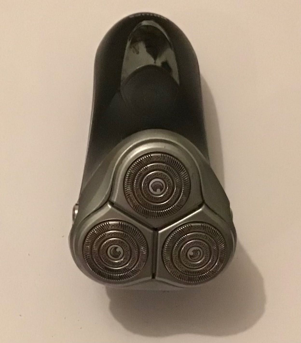 Máquina de barbear Philips 8200