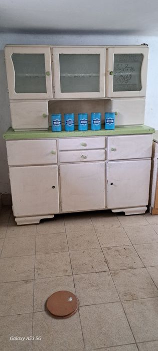 Byfyj kredens PRL