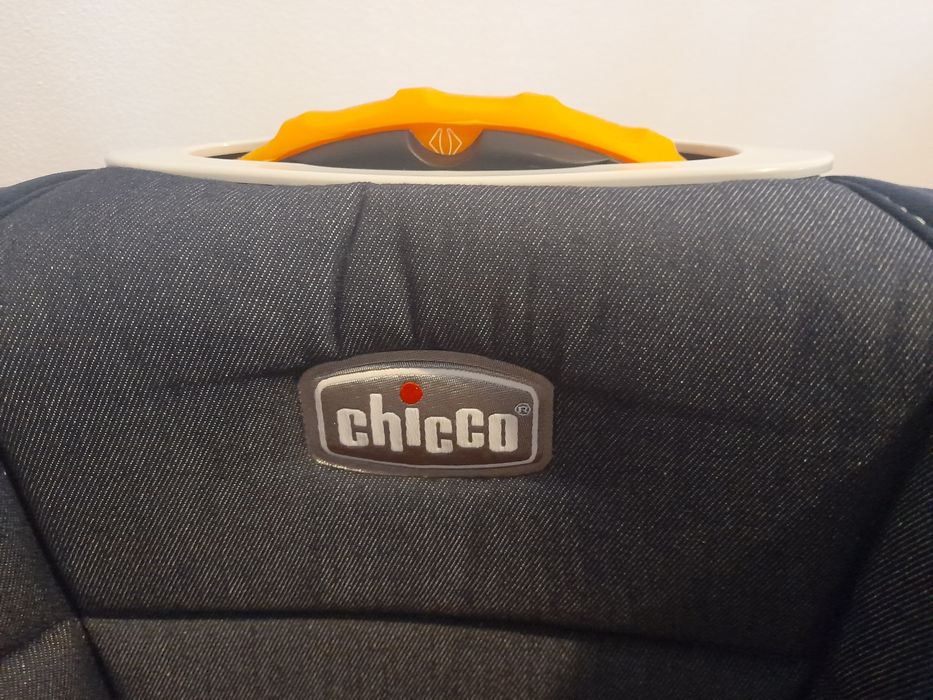 Cadeira auto Chicco 15-36 kg auto-regulável