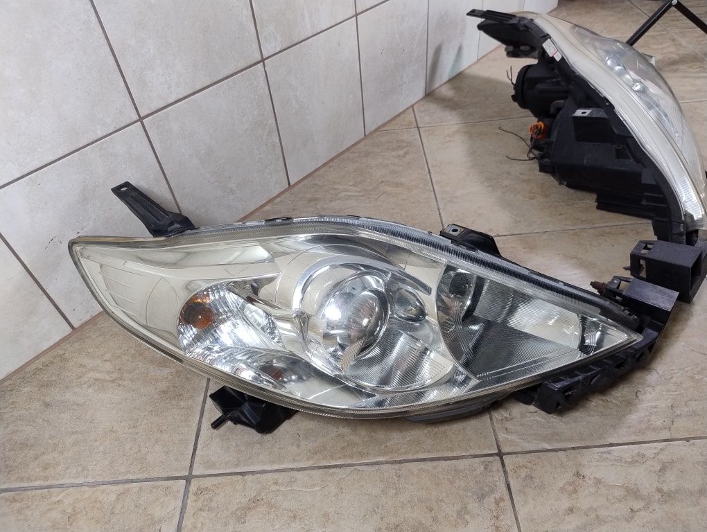 Mazda 5 V przed lift lampa reflektor prawy lewy komplet Europa przód