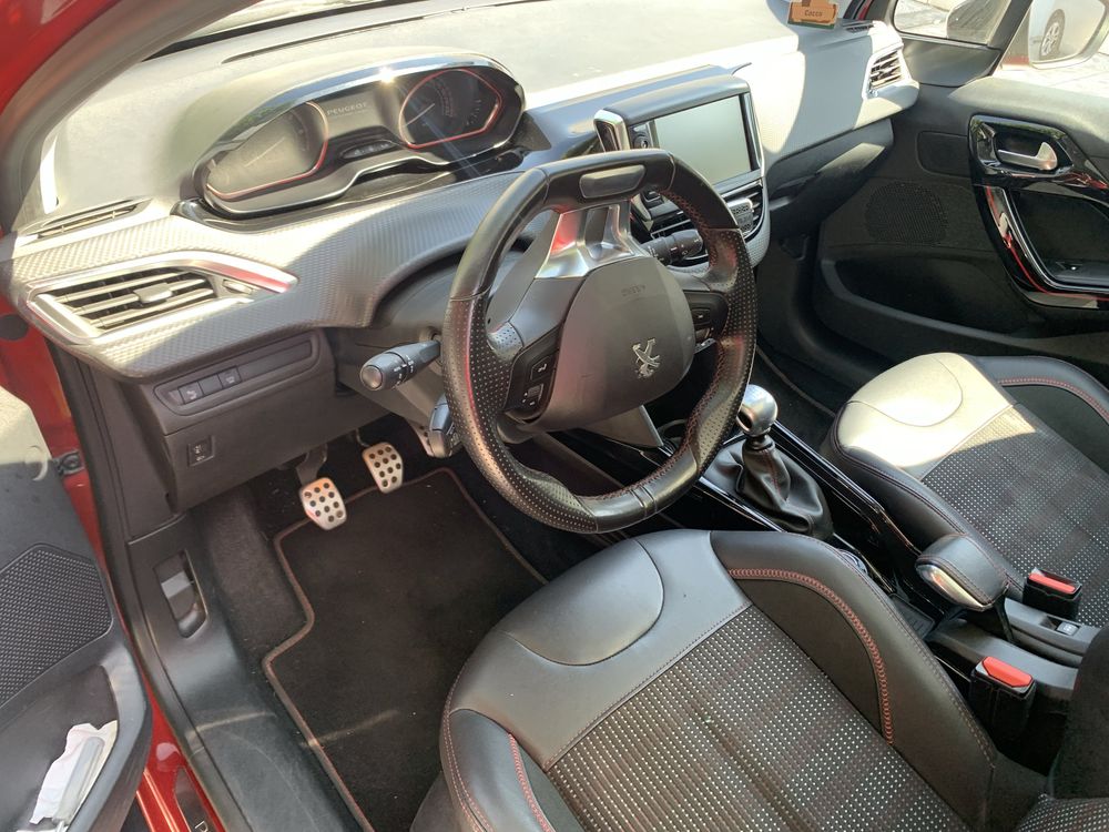 Peugeot 2008 GT Line 1200 cc 130 CV