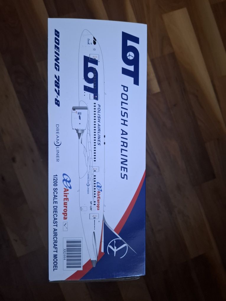 Boeing 787-8 LOT SP-LRF JC Wings 1/200 model samolot