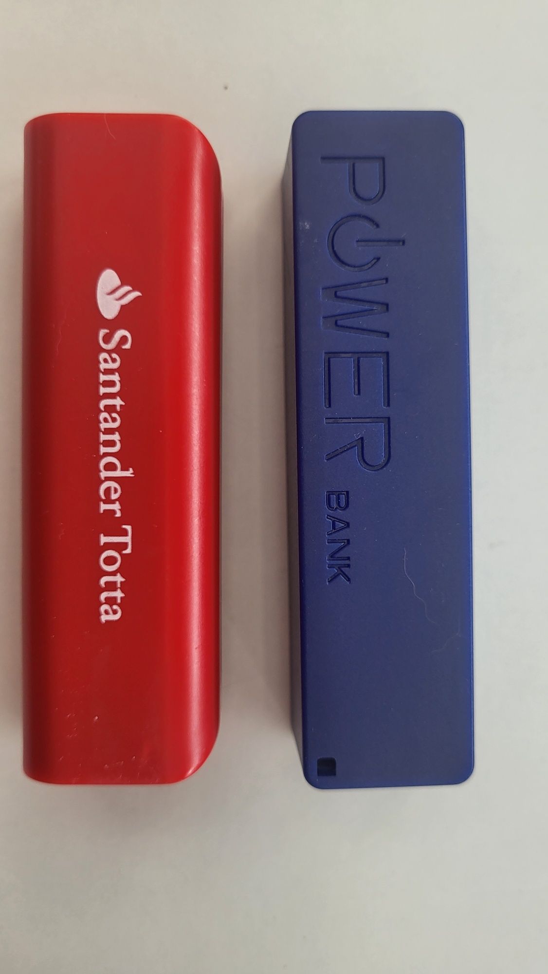 2 Power bank com oferta de candeeiro LED