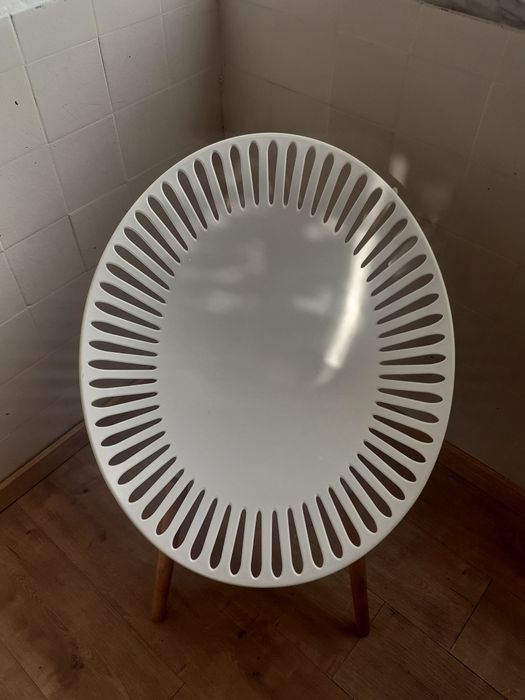 Cadeira oval bom estado