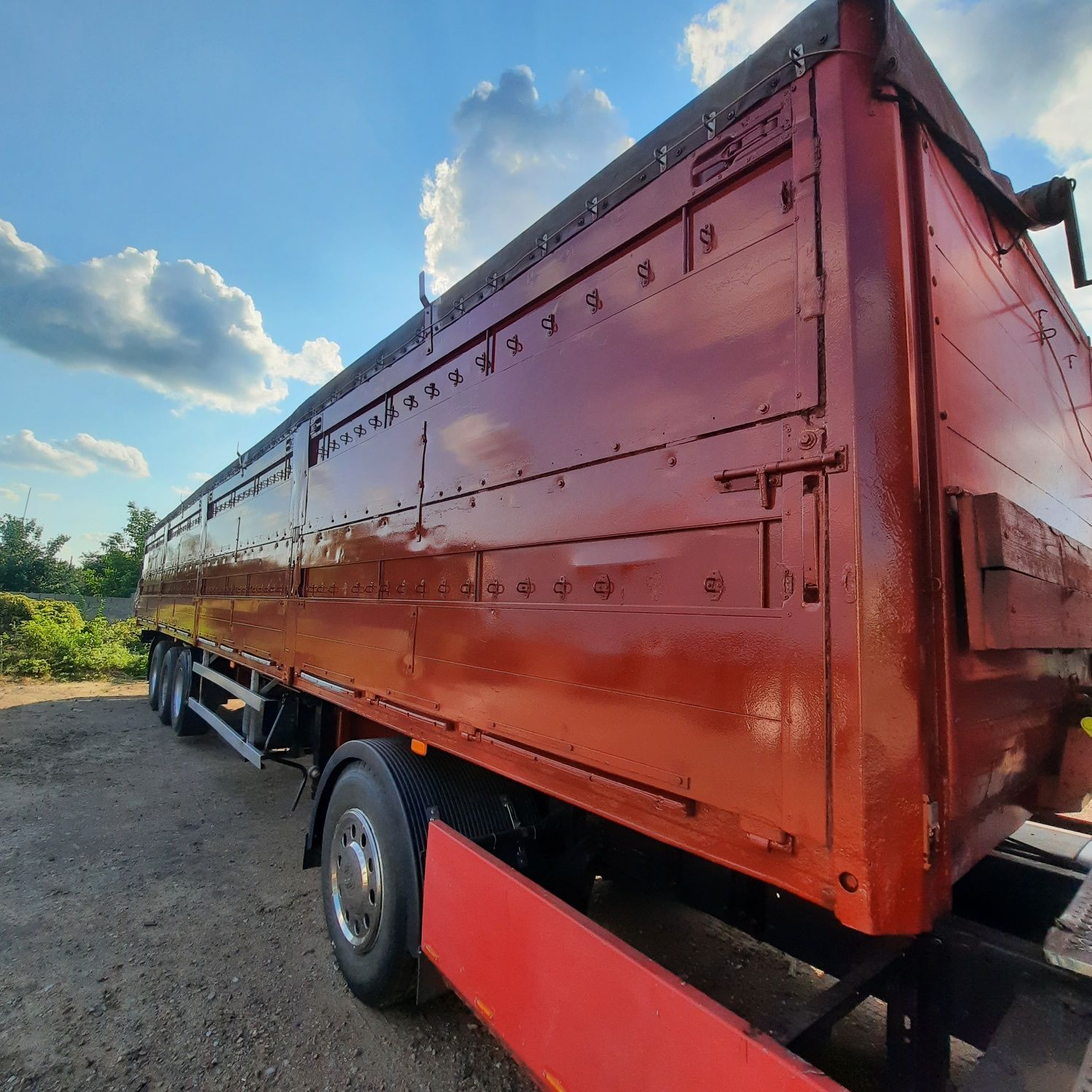Продам напівпричіп бортовий зерновоз