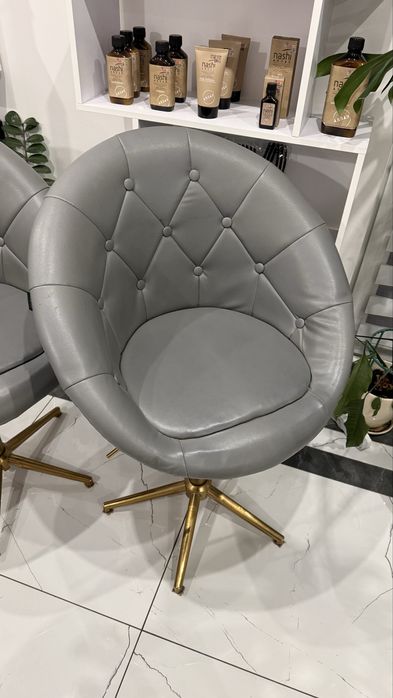 Krzesła obrotowe skaja - 3 szt nie opuszczaja sie!