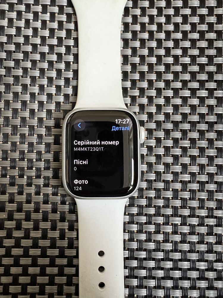 Продам Apple Watch 8 41mm