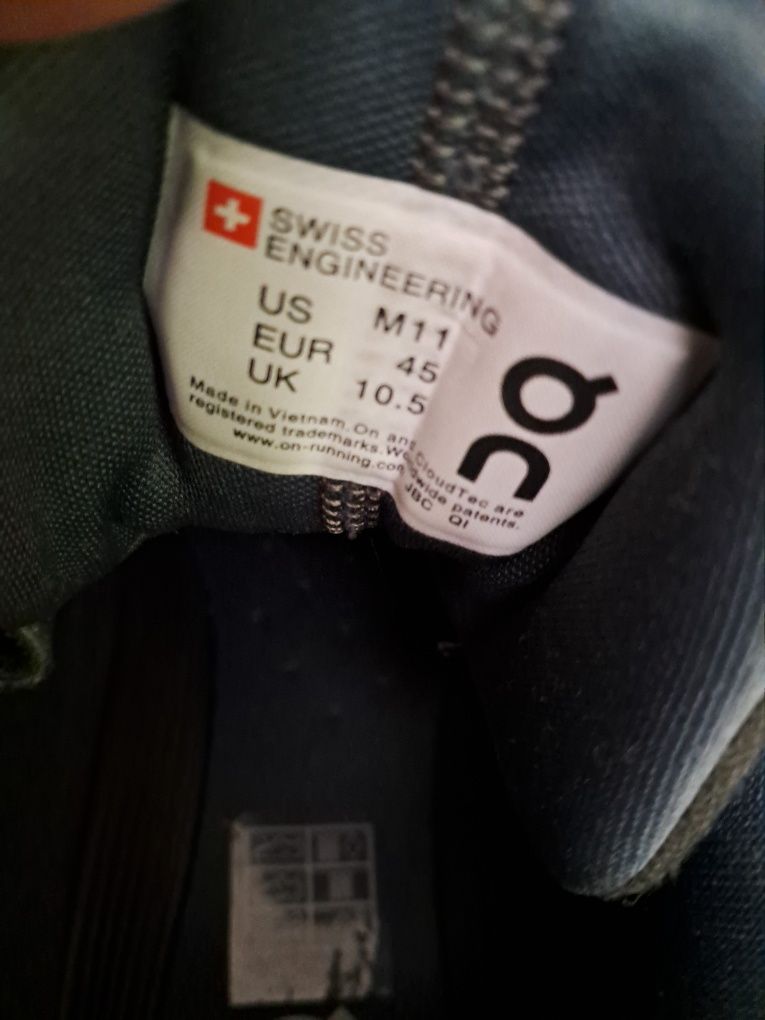Męskie buty ON Running Cloud Hi Waterproof roz 45 JAK NOWE