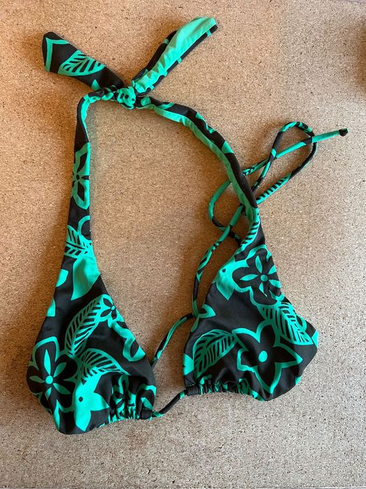 Bikini completo verde e preto da Calzedonia
