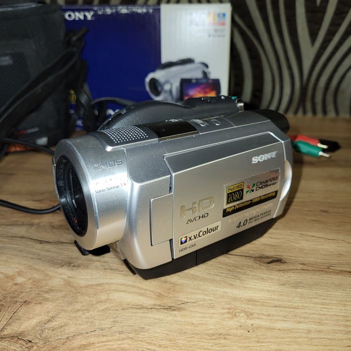 Відеокамера Sony Handycam HDR-UX5