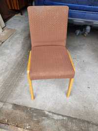 Krzesła używane wyściełane rodem z PRL