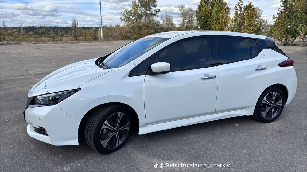 Продам Nissan Leaf 40 kwt