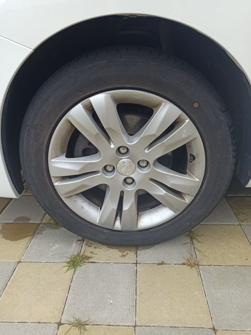 PEUGEOT 5008 Allure 2015 1.6 THP