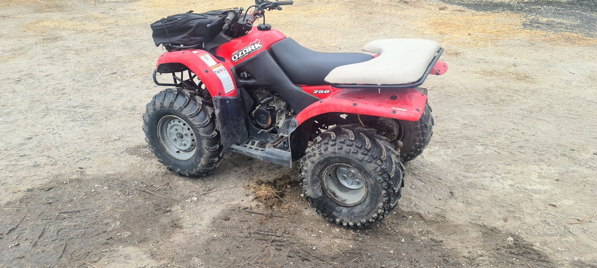 Quad suzuki 250 4t 2x4 w pełni sprawny