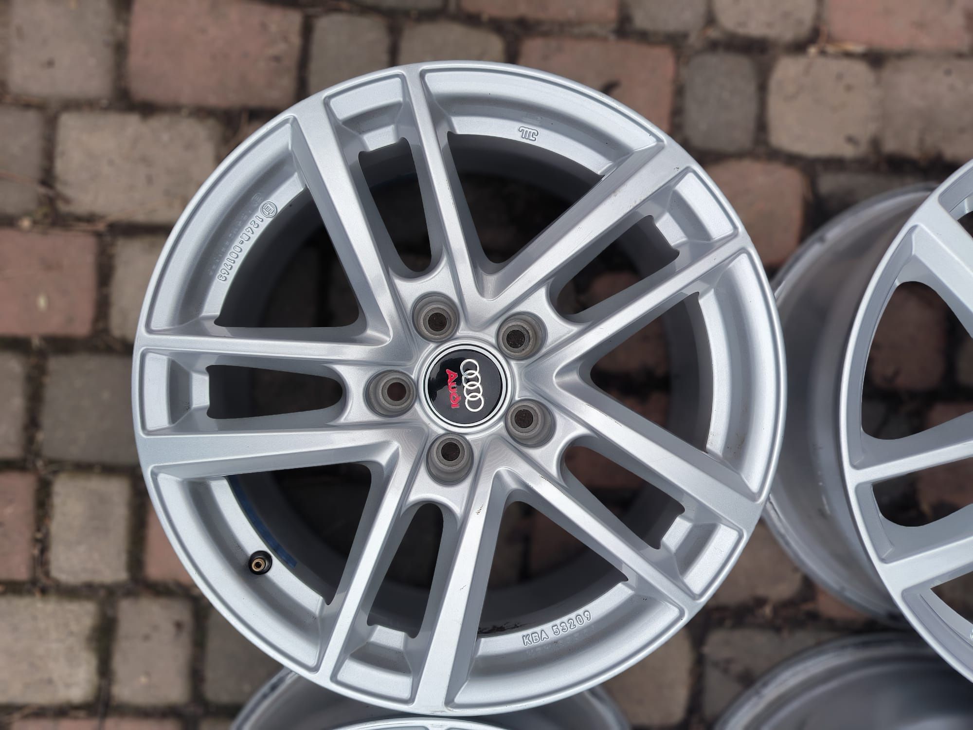 Felgi aluminiowe 17 Audi A4 A5 A6 A8 Q2 Q3 Q5 5x112