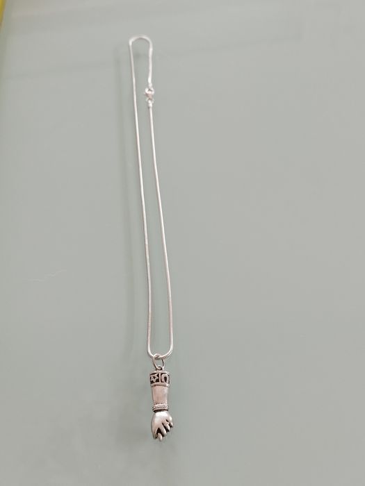 Lindo collar em prata