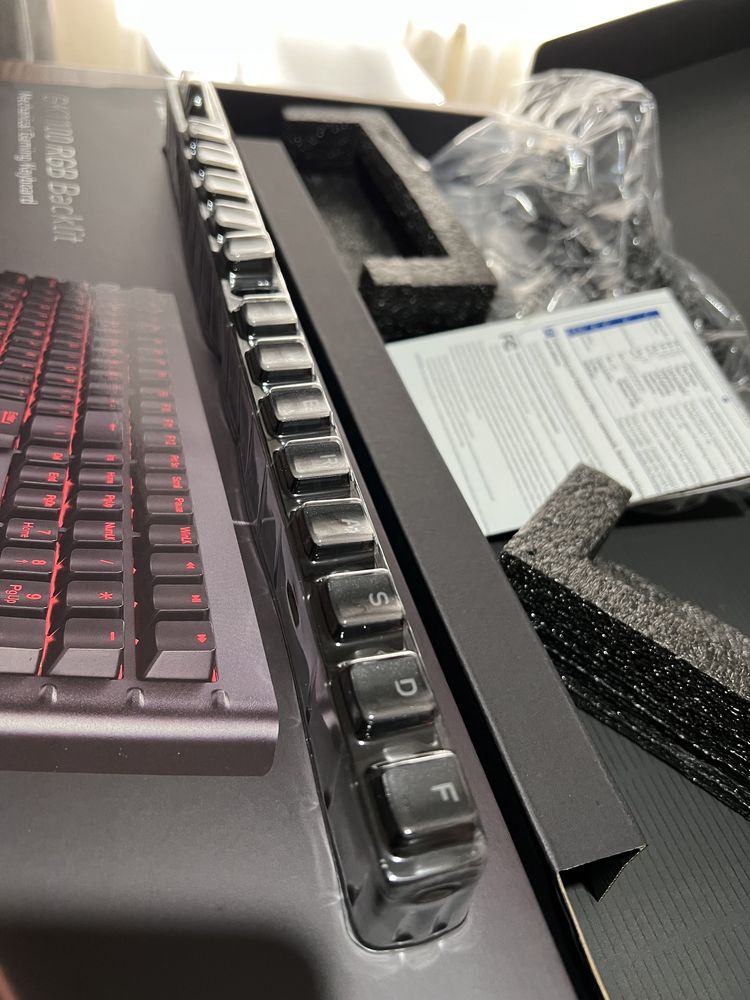 Teclado Mecânico Asus Sagaris GK1100 RGB US Cherry MX