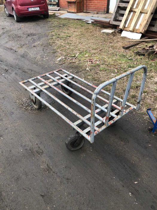 Mocny wózek transportowy na kołach skrętnych. Udźwig 300kG