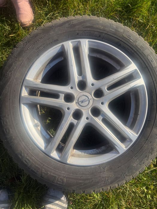 Продаю комплект зимових коліс Opel 205/60 R16 гума майже нова