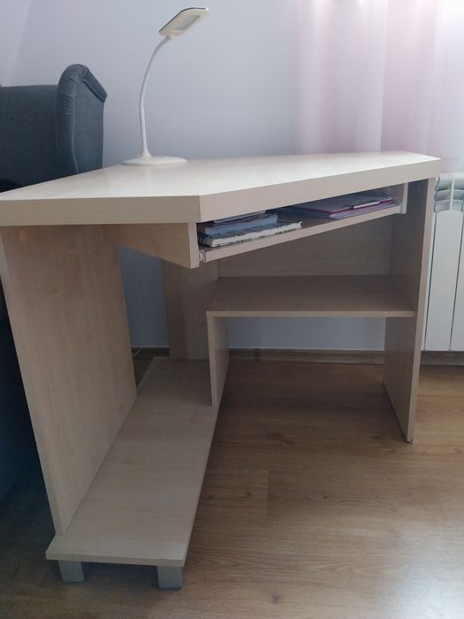 Komplet mebli z łóżkiem