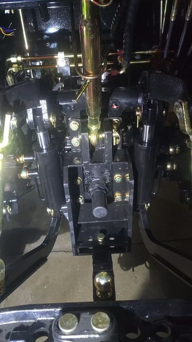 Мінітрактор ДМТЗ 404 Кондиціонер Компресор Примусова  РЕВЕРС КРЮКИ