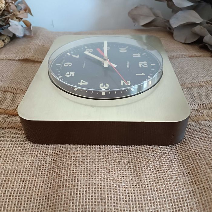 Zegar ścienny kwarcowy złoty