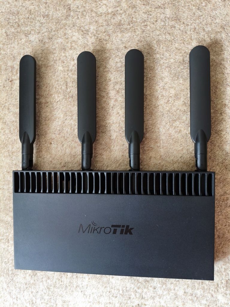 Router MIKROTIK RB4011iGS + 5Hac  Q2HnD-IN - stan idealny